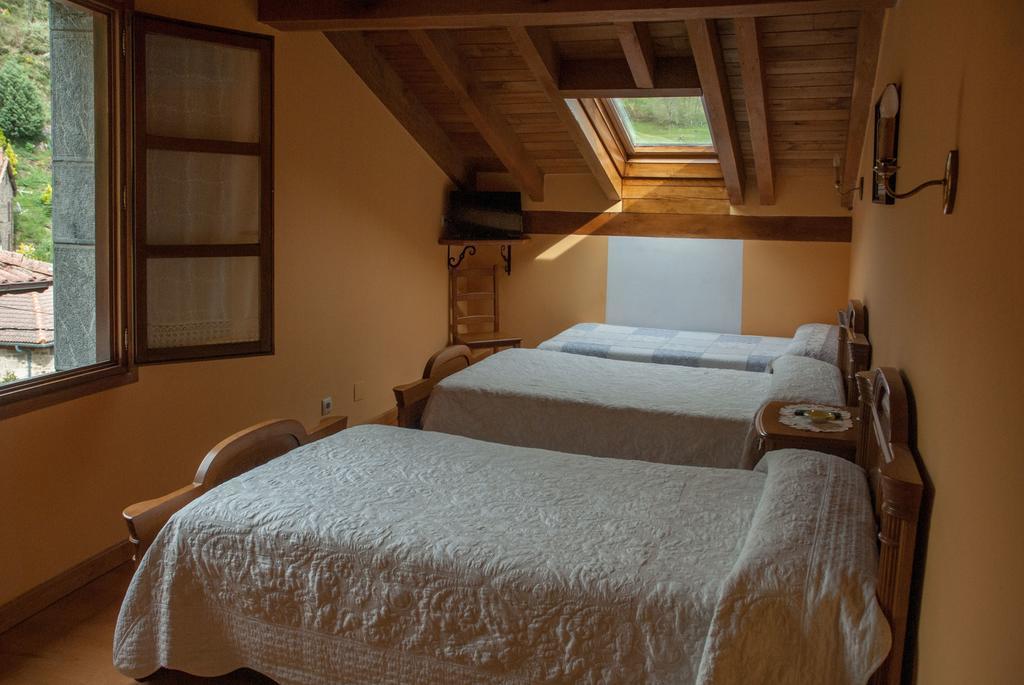 Posada Sobrevilla Espinama Room photo